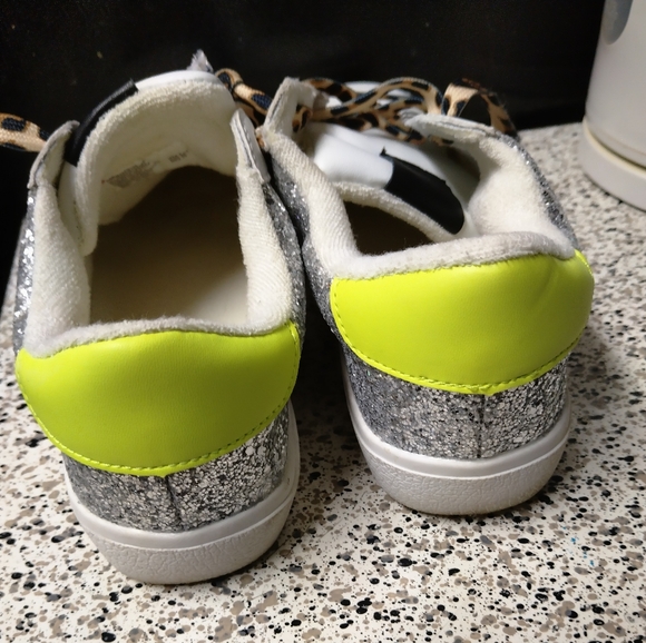 Shoes - Picture 7 of 7